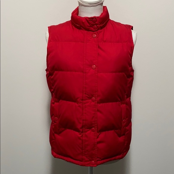 gap red vest